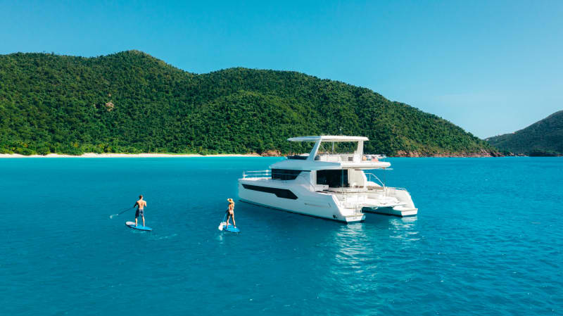 Sailing and paddle boarding in the BVI