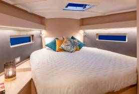 moorings-42.3_-_owners-cabin