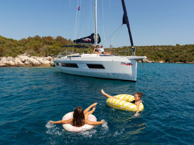 Moorings 44.4 – 4 cabin