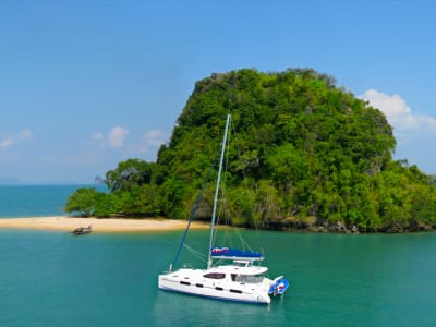 Uncover Thailand’s Treasures: Top Sailing Destinations and Experiences with The Moorings