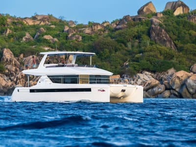 The Benefits of Chartering a Power Catamaran