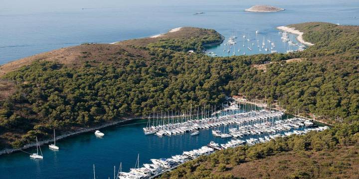 Palmižana, St. Clement