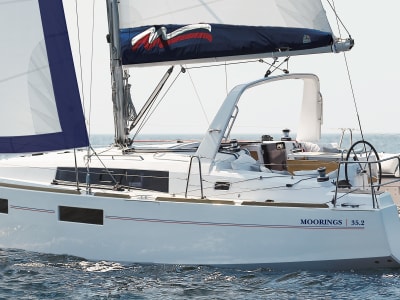 Moorings 35.2 – 2 Cabin Monohull